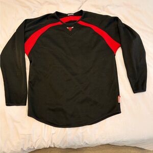 Bulls NBA Exclusive Collection long sleeve sweatshirt